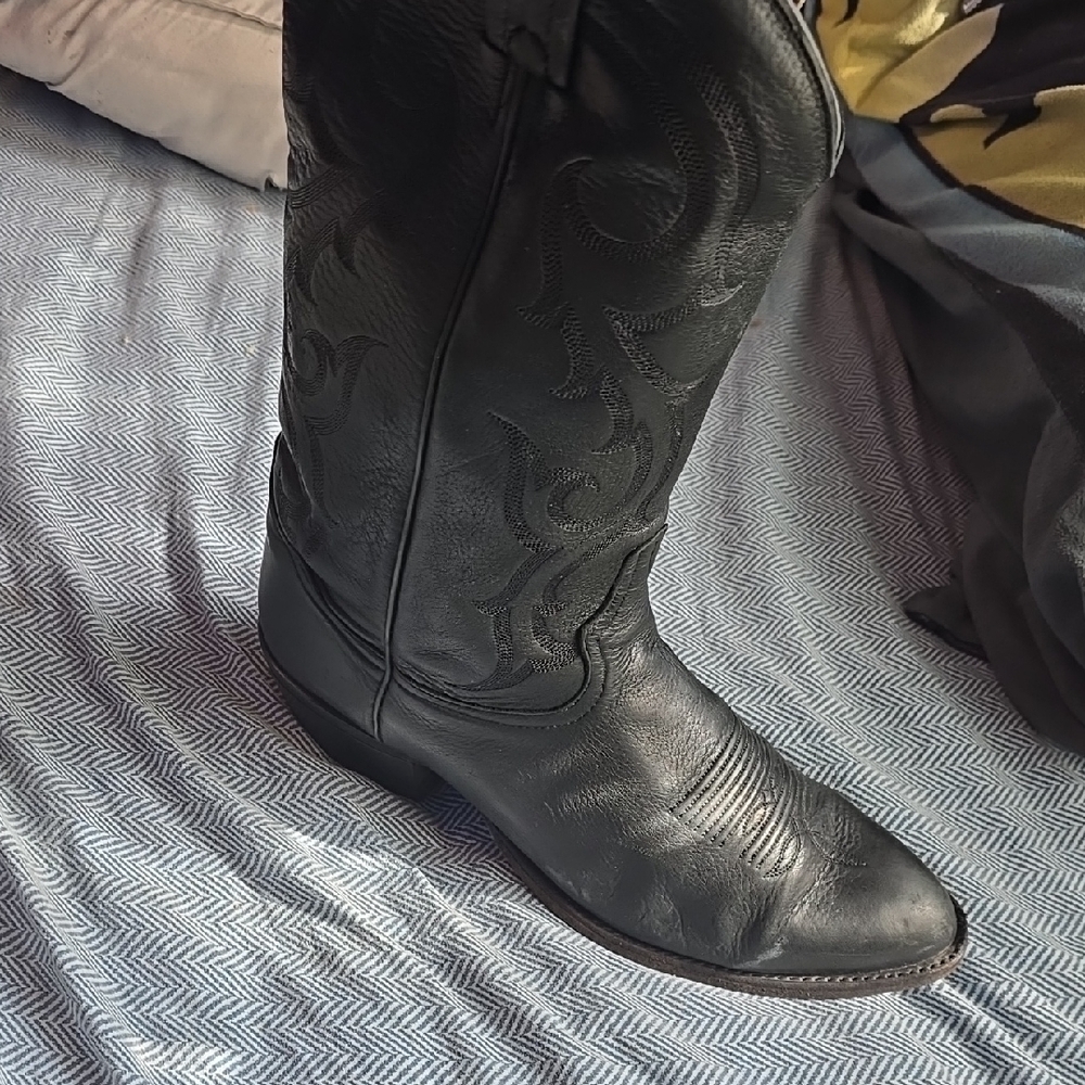 Tony Lama Black Cowboy Boots Classic Western Style